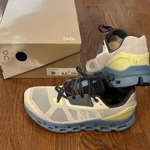 On Running Cloudstratus Frost Niagara Men's Shoes